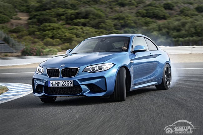 宝马集团于2016底特律车展全球首发全新BMW M2和BMW X4 M40i