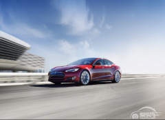  特斯拉Model S P90D斩获2016 Autoblog年度技术大奖 