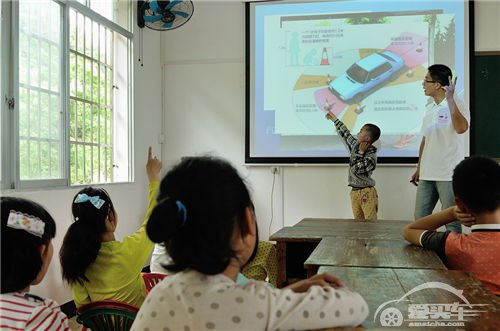 雪佛兰红粉笔重返广西骥马小学 特设《梦想之车》设计课程