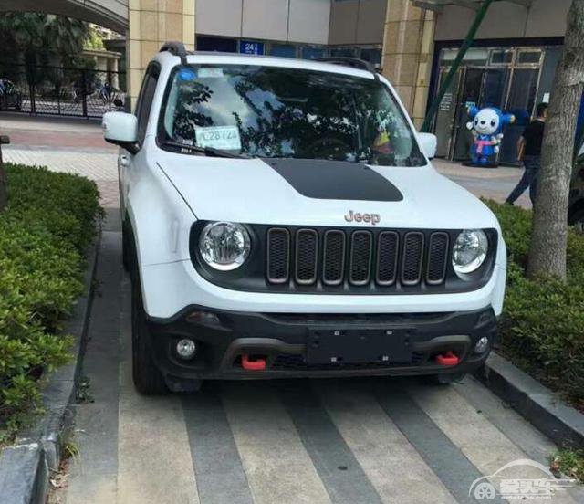 全新Jeep自由侠1.4T手动档车型 或成都车展首发