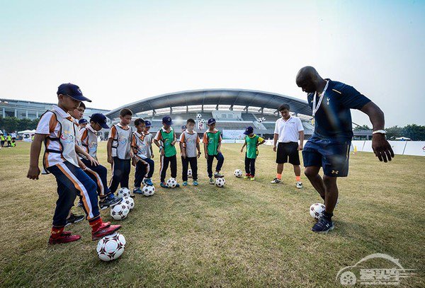 有梦想 GOAL快乐 捷豹校园足球羊城鸣锣开场