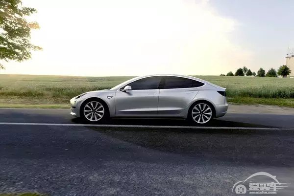 特斯拉Model 3或搭AR系统 未来开车戴头盔