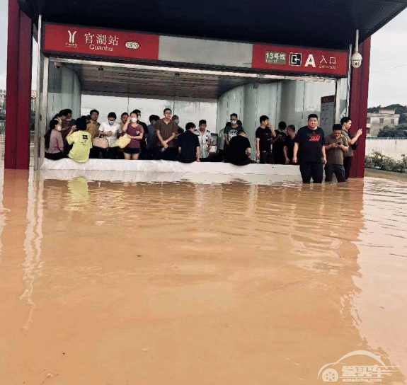 广州暴雨又上热搜，不是所有泡水车都可以理赔？买二手车要更小心了