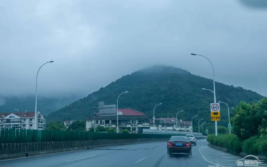 又到梅雨季，出门考验车辆时候到了！“全能”奇骏该你上了！